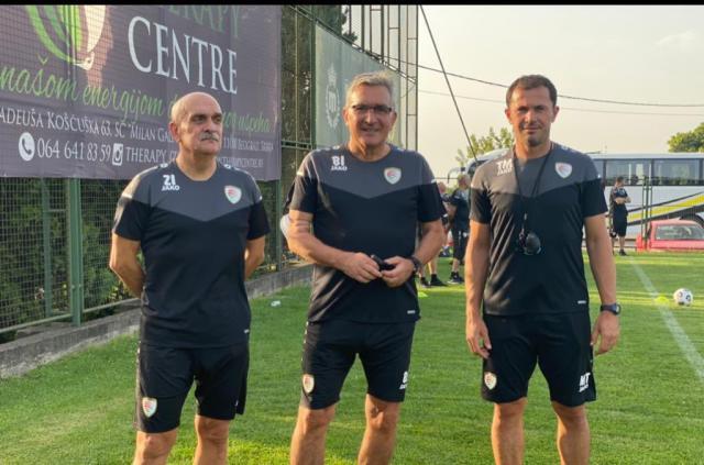 1627800997396006209.jpg 2-伊万诺维奇(中)和助手在塞尔维亚与阿曼队汇合.jpg